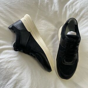 O BY EVERLANE THE TRAINER | Unisex Sneakers Black Leather SZ Women 7 | Men 5